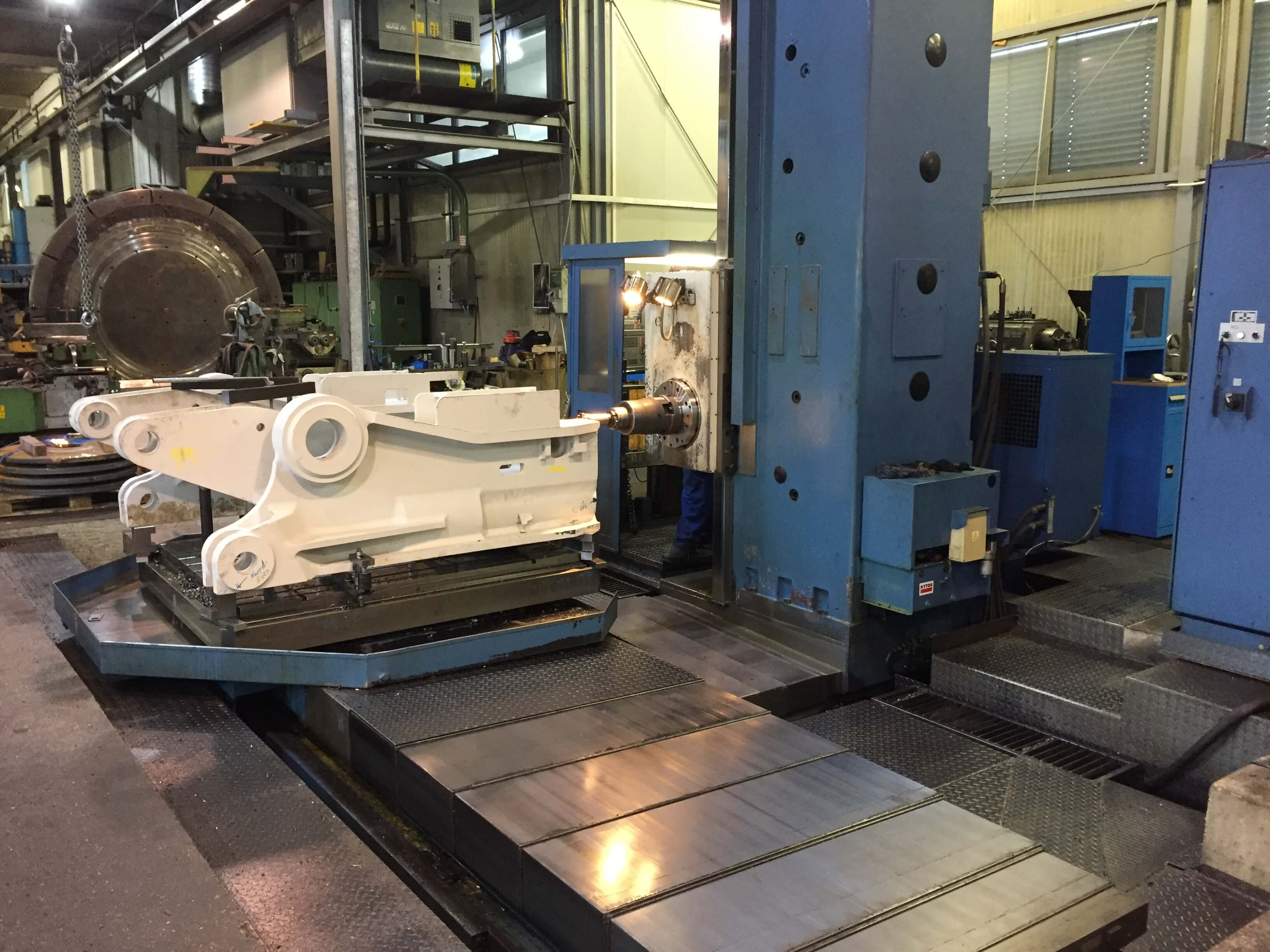 Advanced CNC Machining - Precision Components Manufacturing